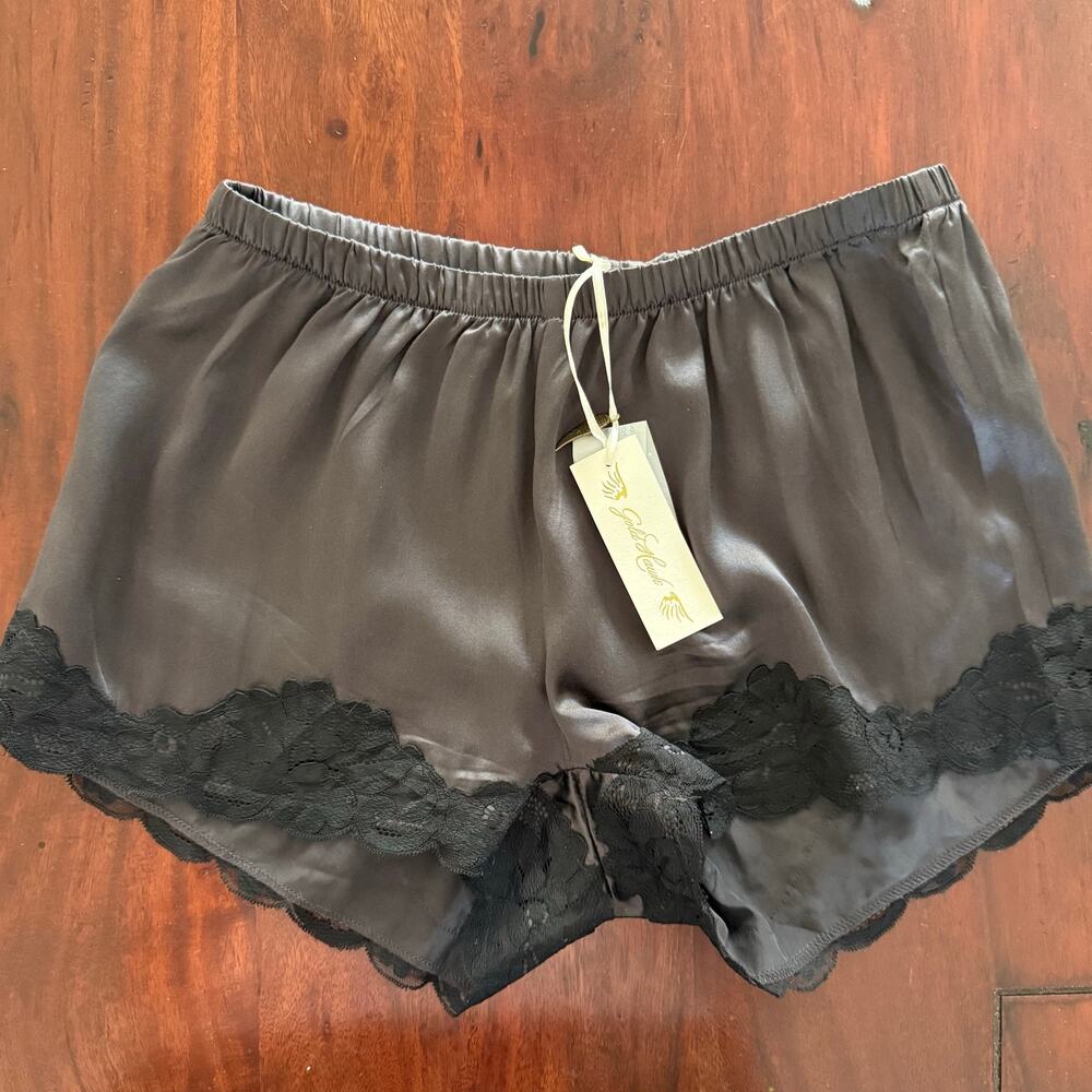 NWT Gold Hawk silk women's shorts black color size small lace trim